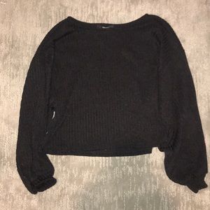 Puff sleeve black crop top